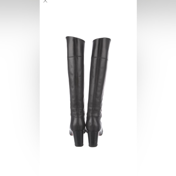 Christian Louboutin - Picture 2 of 6